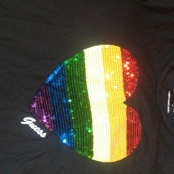 (4/$15!)Guess women's XL pride rainbow heart soft tee - Picture 3 of 3